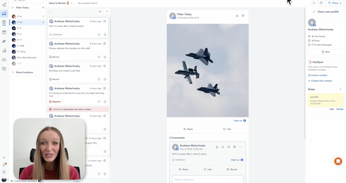 „Personalisierte Demo buchen“ vor stilisiertem Hintergrund von Social-Media-Symbolen